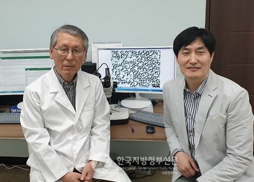 (주)아울바이오 안태군 대표이사(오른쪽)와 최고기술책임자(CTO) 김청주 박사(사진=아울바이오)