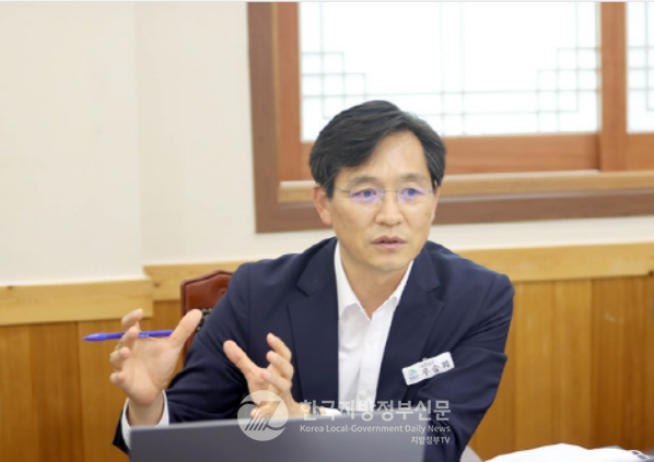 Mayor24시 특별대담 중인 우승희 영암군수(사진=조용원 기자)