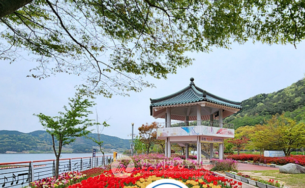 정부의 2023 열린관광지 조성 공모사업에 선정된 불갑저수지수변공원(사진=영광군청)