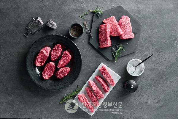 사포닌이 함유된 고급 프리미엄 한우인 ‘완도할력소(牛)’가 전남 완도군에서 세계 최초로 출시됐다(사진=완도군청)