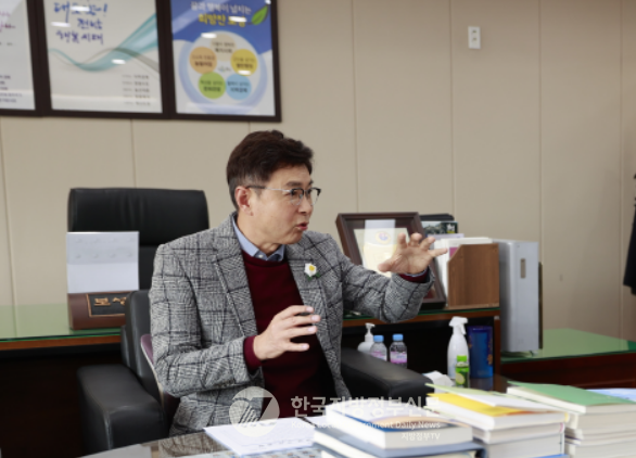 본지 설날특집 Mayor24시 특별대담 중인 김철우 보성군수(사진=조용원 기자)