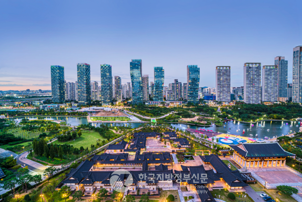 2018년 전국 최초로 국제회의복합지구로 지정된 송도국제회의복합지구가 정부 공모사업에 5년 연속 선정되면서 국내 최고의 마이스 도시 인천의 명성을 다시 한번 확인했다. (사진=인천시청)