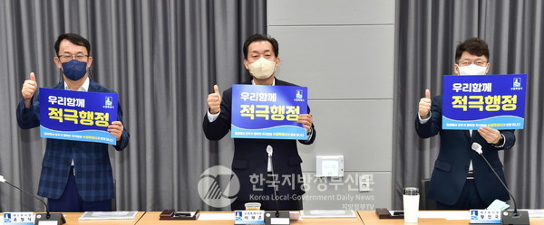 수원시가 행정안전부 주관 ‘2022 지방자치단체 적극행정 종합평가’에서 기초지방정부 중 1위를 차지하며 ‘최우수기관’으로 선정되며 3년 연속 우수기관으로 선정되는 쾌거를 올렸다. (사진=수원시청)