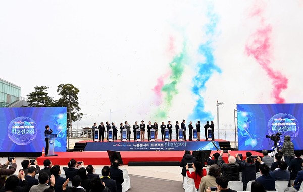 유정복 시장은 뉴홍콩시티 프로젝트 비전 선포식에서 “인천의 인프라와 잠재력을 극대화해 글로벌 허브도시로 성장하도록 뉴홍콩시티 프로젝트를 추진에 최선을 다하겠다”라고 발혔다. (사진=인천시청)