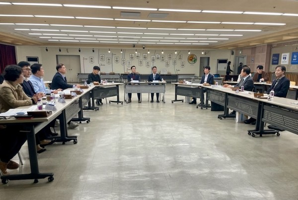 경기도는 31개 시군을 대상으로 권역별 ‘2023년 규제 합리화 시군 순회간담회’를 열고 도민 생활과 밀접한 민생 규제를 발굴한다. (사진=경기도청)