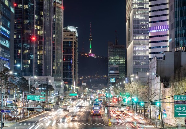 용산역 앞 한강대로 야경 (사진=용산구청)