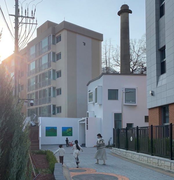 상상굴뚝놀이터로 향하는 아이들 (사진=종로구청)