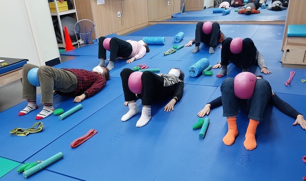 서울 노원구(구청장 오승록)가 전국 지방정부로는 최초로 지역 내 재가 암환자의 빠른 회복을 위한 맞춤 재활 프로그램 ‘힐링한데이(Day)’를 운영한다고 밝혔다. (사진=노원구청)