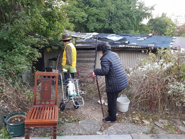 서울 서초구(구청장 전성수)는 다가오는 여름철 모기로 인한 주민불편사항 해소를 위해 ‘서초 모기보안관’을 선발하고 본격 운영에 들어간다고 밝혔다. (사진=서초구청)