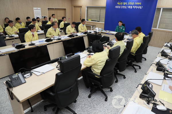강원도는 최근 발생한 강릉시 일원 대규모 산불 피해지역의 복구를 위해 실시하는 지적측량에 대한 수수료를 특별재난지역 선포일로부터 2년간 감면 적용한다/사진=강원도