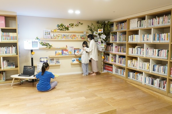 움직이는 영어도서관 모습 (사진=서울 중구청)