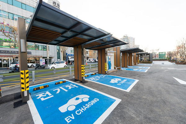 사진1) 양천구, 가로공원 전기차 충전소 전경 (사진=양천구청)
