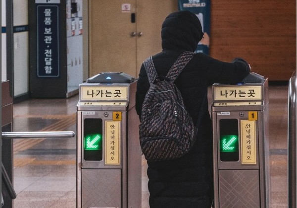 서울시는 우선 지하철 9호선 신규 열차 투입 시기를 단축한다. (참고사진=서울시 SNS)