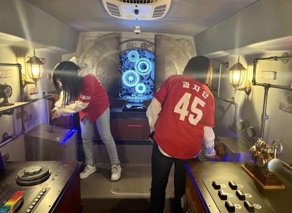 이동과학버스인 ‘과학동행버스’는 서울시정 기조인 ‘약자와의 동행’의 일환으로 과학문화향유 기회가 적고 과학관을 직접 방문하기 어려운 지역·계층 등 과학문화 약자를 찾아가기 위해 올해부터 운영하는 사업이다. (사진=서울시청)