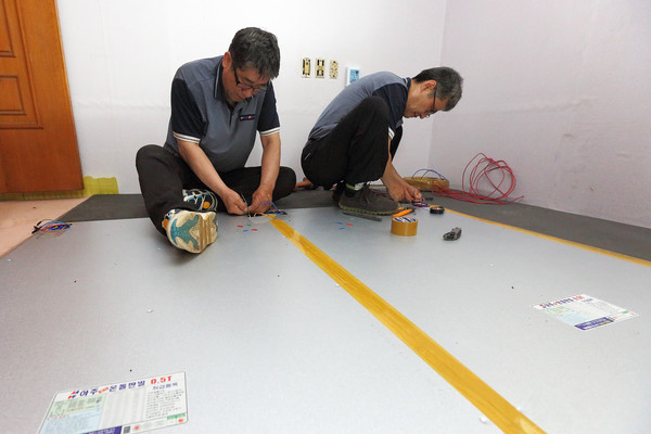 연탄 난방 제로화 사업 모습 (사진=남동구청)