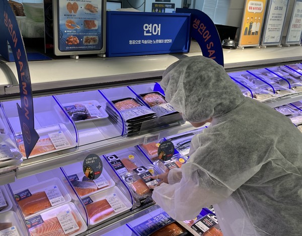 용인특례시(시장 이상일)는 올해 시민 방사능 검사 청구제를 통해 접수한 가공식품 39건, 수산물 14건, 농산물 6건 등 총 59건에 대해 방사능 안전성을 검사한 결과 모두 적합한 것으로 확인됐다고 28일 밝혔다. (사진=용인시청)