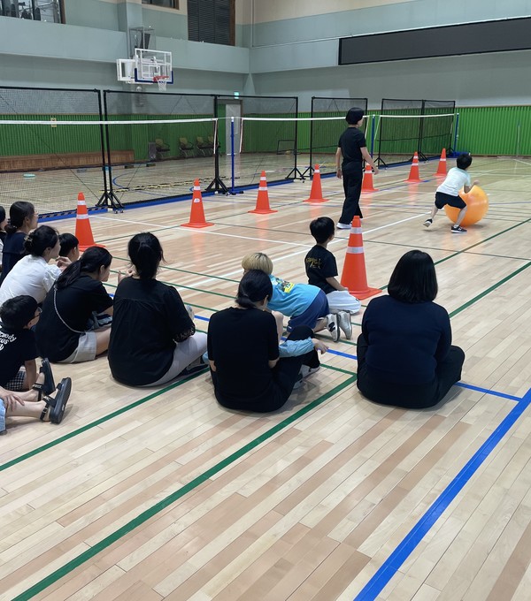 세종시장애인체육회(회장 최민호)가 전국 장애인체육회 최초로 ‘느린 학습자’인 학생들을 대상으로 연중 무료 체육 프로그램을 운영한다고 26일 밝혔다. (사진=세종시장애인체육회)
