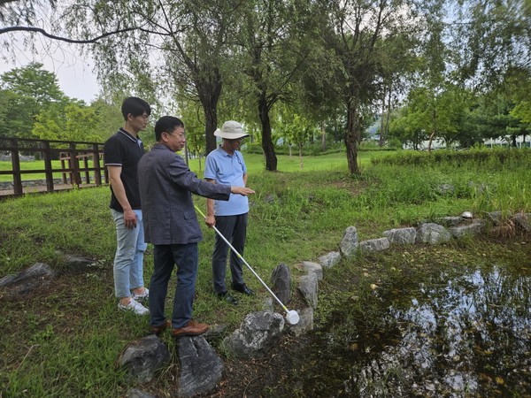 남양주풍양보건소(소장 신현주)는 디지털 모기 발생 감시장비(DMS)와 방역정보시스템(GIS)을 활용해 과학적 근거중심 방제를 질병관리청과 함께 시범사업으로 실시한다고 31일 밝혔다. (사진=남양주풍양보건소)