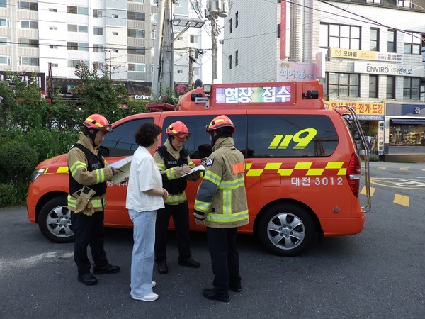 대전둔산소방서는 재난상황에서 시민들이 제보한 다양한 현장 정보 와 의견을 접수해 재난 현장에서 적극 활용하는‘시민제보 현장 접수처’를 전국 최초로 운영한다. (사진=대전시)