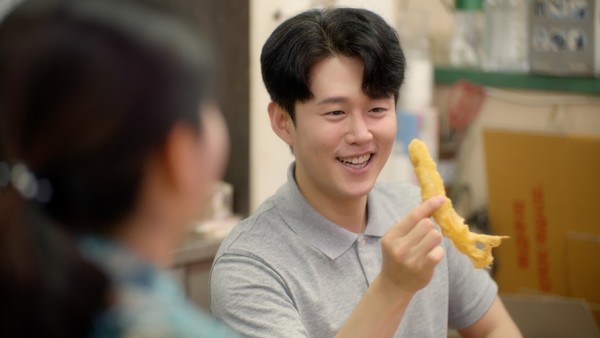 금산군은 지난 18일 금산인삼의 효능 및 아름다운 명소를 소개하는 미니 드라마 ‘이웃집은 한의원’을 금산군 공식 유튜브에 공개했다. 금산군 미니드라마 ‘이웃집은 한의원’ 스틸컷 (자료=금산군)