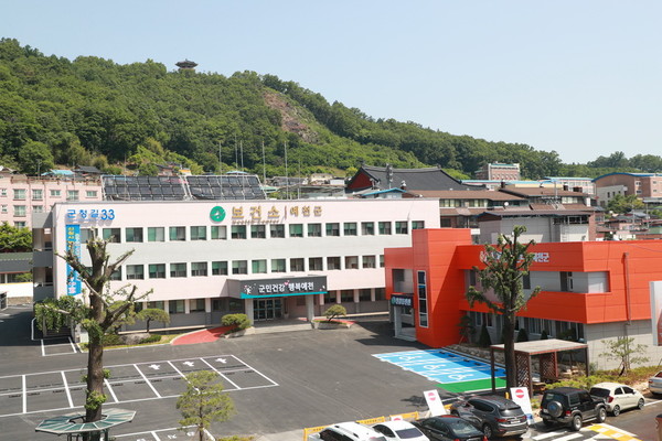 예천군(군수 김학동)이 경북 최초로 「예천군 아동비만예방사업 지원에 관한 조례」를 제정했다. 예천보건소 전경 (사진=예천군)