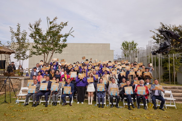 10월 9일 한글날을 맞아 부여군지역공동체활성화재단은 부여의 인문자원을 활용한 골목경제 활성화 사업으로 서체 반포 기념 ‘신동엽, 살아나다’ 행사가 진행됐다. (사진=부여군지역공동체활성화재단)