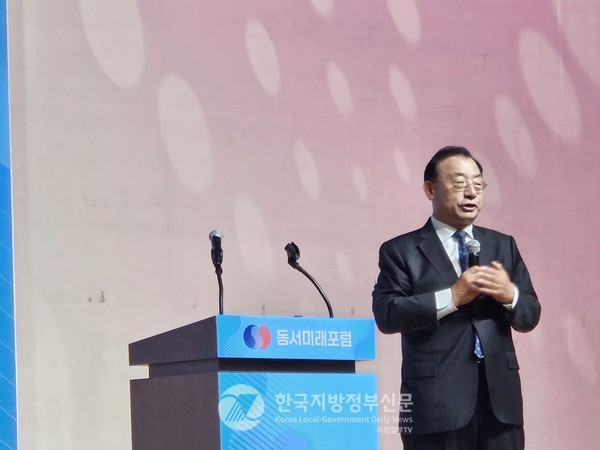 이전현 대통령직속 지방시대위원회 부위원장이 호남의 미래와 윤석열 정부의 지방시대 비전과 전략을 발표하고 있다(사진-조용원 기자)