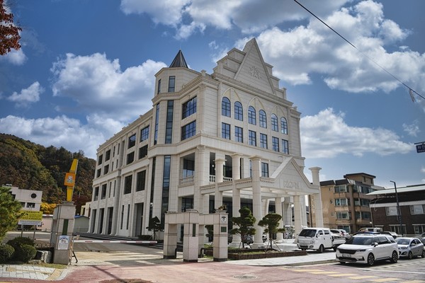 최문순 화천군수는 “청년들이 주거와 출산, 보육, 교육 걱정 없이 화천에 자리를 잡을 수 있도록 정주여건을 개선해 나가겠다”고 발혔다. 