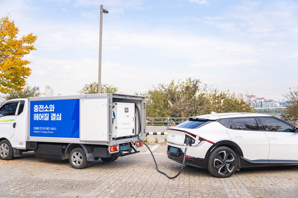 서울시는 실증사업 참여자를 모집, 원하는 시간․장소를 설정하여 호출하면 배터리팩을 탑재한 충전차량이 원하는 위치로 출동하여 차량을 급속 충전해 주는 방식으로 서비스를 제공할 예정이다. (사진=서울시)