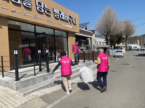 삼척시의 노노케어(老-老 CARE) 사업인 ‘희망을 담는 빨래바구니’가 행정안전부의 2023년 정부혁신 최초‧최고 사례 공모에서 국내 최고 사례로 선정됐다. (사진=삼척시)