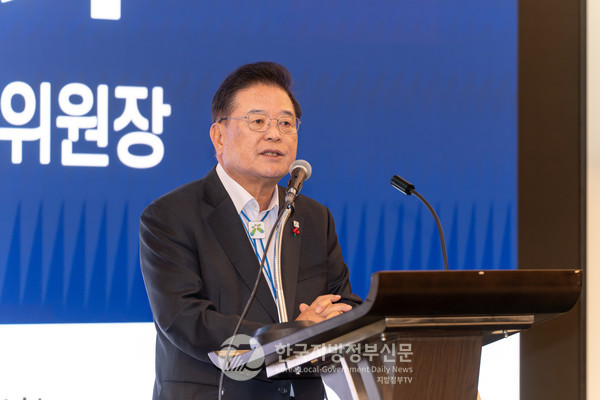 우동기 대통령직속 지방시대위원장은 지역소멸 위기 지역의 낙후된 상권 살리고, 청년들이 거주 지역에서 창업하고 정착할 수 있는 로컬 창업 콘텐츠 생태계 조성 등 지역소멸에 대응하는 지역가치 재발견이 절실하다고 밝혔다.(사진=지방시대위원회)