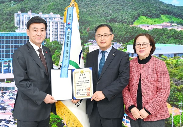 방세환 시장은 “부모에게는 믿고 낳아 기를 수 있는 든든한 양육 환경을, 교직원에게는 행복하게 일할 수 있는 근무 환경을 제공하는데 최선의 노력을 다하겠다”고 밝혔다. (사진=광주시)