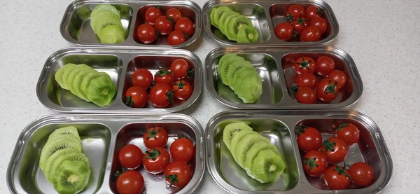 지난 한 해 동안 서울시 ‘얘들아 과일먹자’ 사업을 통해 지역아동센터 240개소 내 아동 7,000명에게 제철 과일공급과 식품안전‧영양교육을 지원했다. (사진=서울시)