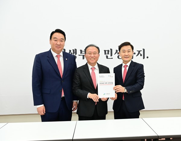 고령군에 따르면, 영호남 화합과 국가 균형발전을 상징하는 법안으로서, 대구~고령을 거쳐, 경남, 전북과 전남을 통과해 광주로 연결되는 ‘달빛철도 건설을 위한 특별법’이 국회 본회의를 통과됐다. (사진=고령군)