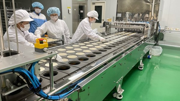 최창수 경기도농수산진흥원장은 “G마크 농수산물 인증 및 사후관리 추진에 있어서 소비자가 믿고 먹을 수 있는 우수 브랜드로 확고히 자리매김하고, 소비자단체와 함께 생산 현장을 꼼꼼히 살필 수 있도록 최선을 다하겠다”고 말했다. 경기도 우수식품(G마크) 인증 현장 검증 모습 (사진=경기도)