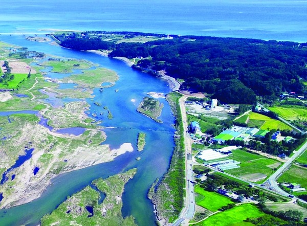 양양군의 글로벌 플랫폼 구축 핵심사업인 국내 최초 연어자연산란장 조성사업이 예정부지 정리를 시작으로 본격화된다. 연어자연산란장 조성 위치 (자료=양양군)