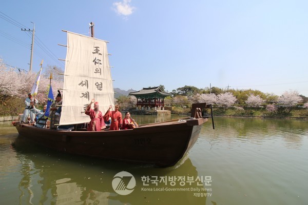 사계절 축제도시 영암군이 오는 3월 28일~31일까지 '영암왕인문화축제'를 개최한다. 지난해 축제 중 '왕의 귀환' 재현(사진=영암군청)