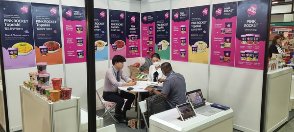 대구광역시는 해외 한민족 최대 축제인 LA 한인 축제와 대만 최대 식품박람회인 FOOD TAIPEI에 대구 식품 홍보관을 운영하는 등 해외 유통망 구축에 나서 내수 위주의 지역 식품산업을 수출 중심으로 전환하는 ‘2024년 대구 식품산업 육성 계획’을 본격 추진한다. (사진=대구시)