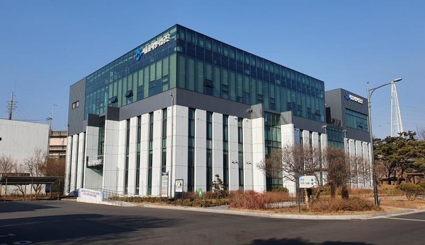 서울물재생시설공단은 물재생시설의 방류 수질 개선과 운영 비용 절감을 위해 하수처리에 활용되는 미생물의 상태를 자동 진단하는 설비를 도입했다고 밝혔다. (사진=서울물재생시설공단)