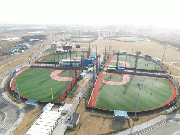 시는 대회의 성공적인 개최를 위해 지난 15일 전담 팀인 전국체전추진TF팀을 꾸렸으며, 향후 체육시설을 공인 규격에 맞게 개보수하는 등 대회 준비를 본격 추진할 계획이다. 화성드림파크 전경 (사진=화성시)