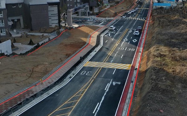 천안시는 드론으로 촬영한 영상을 가상의 공간에 현실세계와 똑같은 3D모델을 만들어 지형정보가 반영된 입체지적선을 구현하며 정사영상의 입체화를 실현했다고 22일 밝혔다. (자료=천안시)