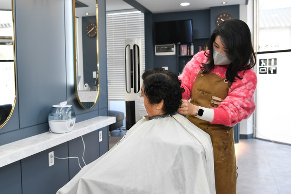 정선군은 ‘실버에티켓’이 노인 건강 증인은 물론 지역 경제도 활성화 시키며 큰 호응을 얻고 있다고 밝혔다.  (사진=정선군)