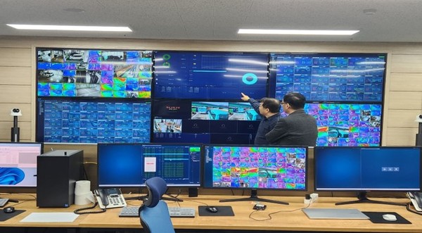 금천구는 전기자동차 화재에 신속히 대응하기 위해 서울시 자치구 최초로 공영주차장 14개소에 ‘전기차 화재예방 통합관제시스템’을 운영한다고 밝혔다. (사진=금천구)