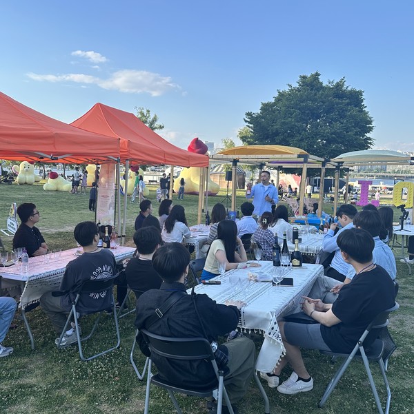 서울시는 혼자 사는 청년들이 또래 친구를 사귀고 네트워크를 만들 수 있도록 마련한 다양한 프로그램이 만족도 94%로 참여자들의 높은 호응을 얻으며 운영 중이라고 밝혔다. (사진=서울시)