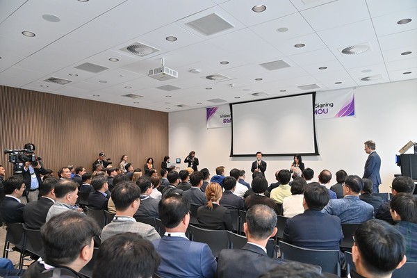 김 지사는 “충남글로벌홀티콤플렉스가 완성되면, 연암대와 와게닝겐대가 함께 운영하게 될 것”이라고 설명했다. (사진=충남도)