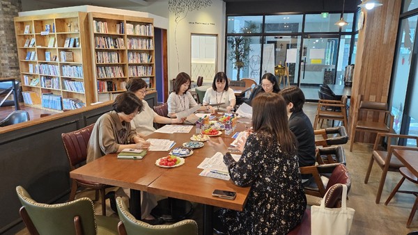 남양주시는 지난 25일 ‘상상누리터’의 운영 상황 공유 및 초등돌봄 협력체계 논의를 위해 경기도구리남양주교육지원청(교육장 서은경)에서 상상누리터 별내물댄동산센터를 방문했다고 26일 밝혔다. (사진=남양주시)