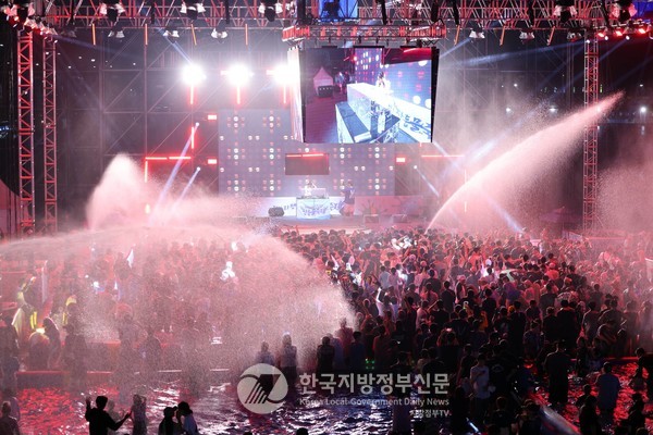 축제 기간 중 수요일과 목요일에는 국내 정상급 락스타와 함께하는 락페스티발이 진행된다(사진=조용원 기자/장흥군청)