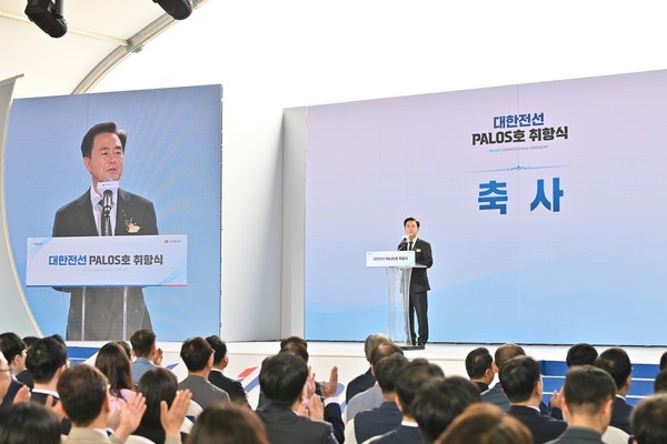 24일 도에 따르면 당진시 송악읍 고대지구 1번 선석에서 김태흠 지사를 비롯해 오성환 당진시장, 송종민 대한전선 부회장, 이호현 산업통상자원부 에너지정책실장 등 200여 명이 참석한 가운데 ‘대한전선 팔로스호 취항식’이 열렸다. (사진=충남도)