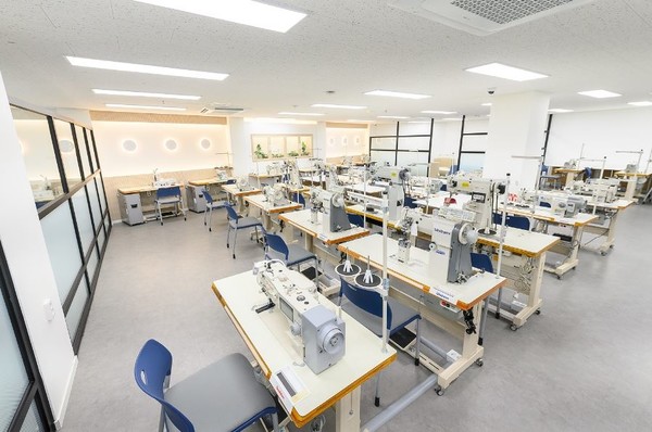 양천구는 가방제조산업 거점 공간인 '양천 가방소공인지원센터' 운영을 통해 소공인들의 경쟁력을 제고하고 가방산업 분야 취·창업 활성화를 이끌고 있다고 밝혔다. (사진=양천구)