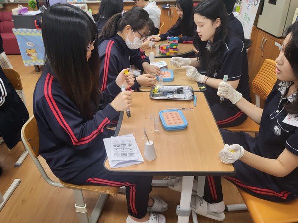 당진시보건소(소장 박종규)는 자가주사용 ‘에피네프린 모형’ 대여 사업을 학교 중심으로 시행한다고 12일 밝혔다. (사진=당진시)